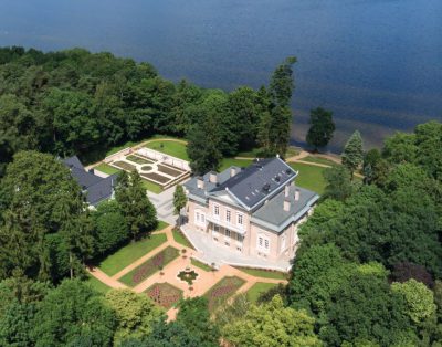 Manowce Palace – Luxury Exclusive Holiday Villa Near The Baltic Sea